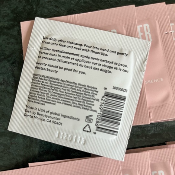 Beautycounter Countertime Mineral Boost
Hydrating Essence sample packs - Picture 3 of 3
